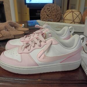 Almost Like New...Size 5.5y (Size 7 Women's) NIKE COURT BURROUGH Sneakers